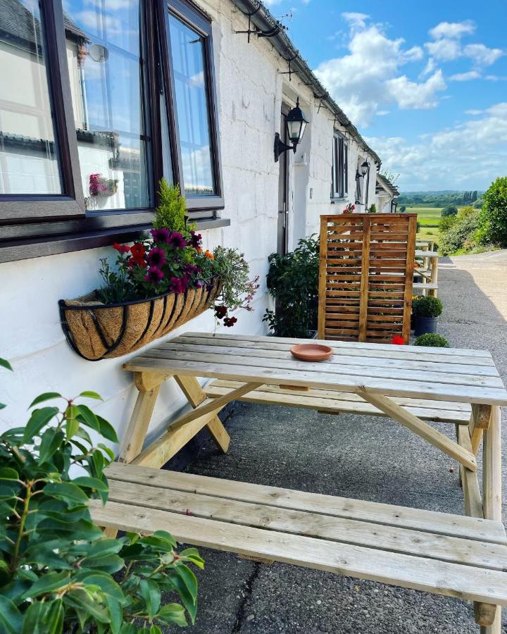Little Park Holiday Homes Self Catering Cottages 1 & 2 Bedrooms Available Close To Tutbury Castle Exterior photo