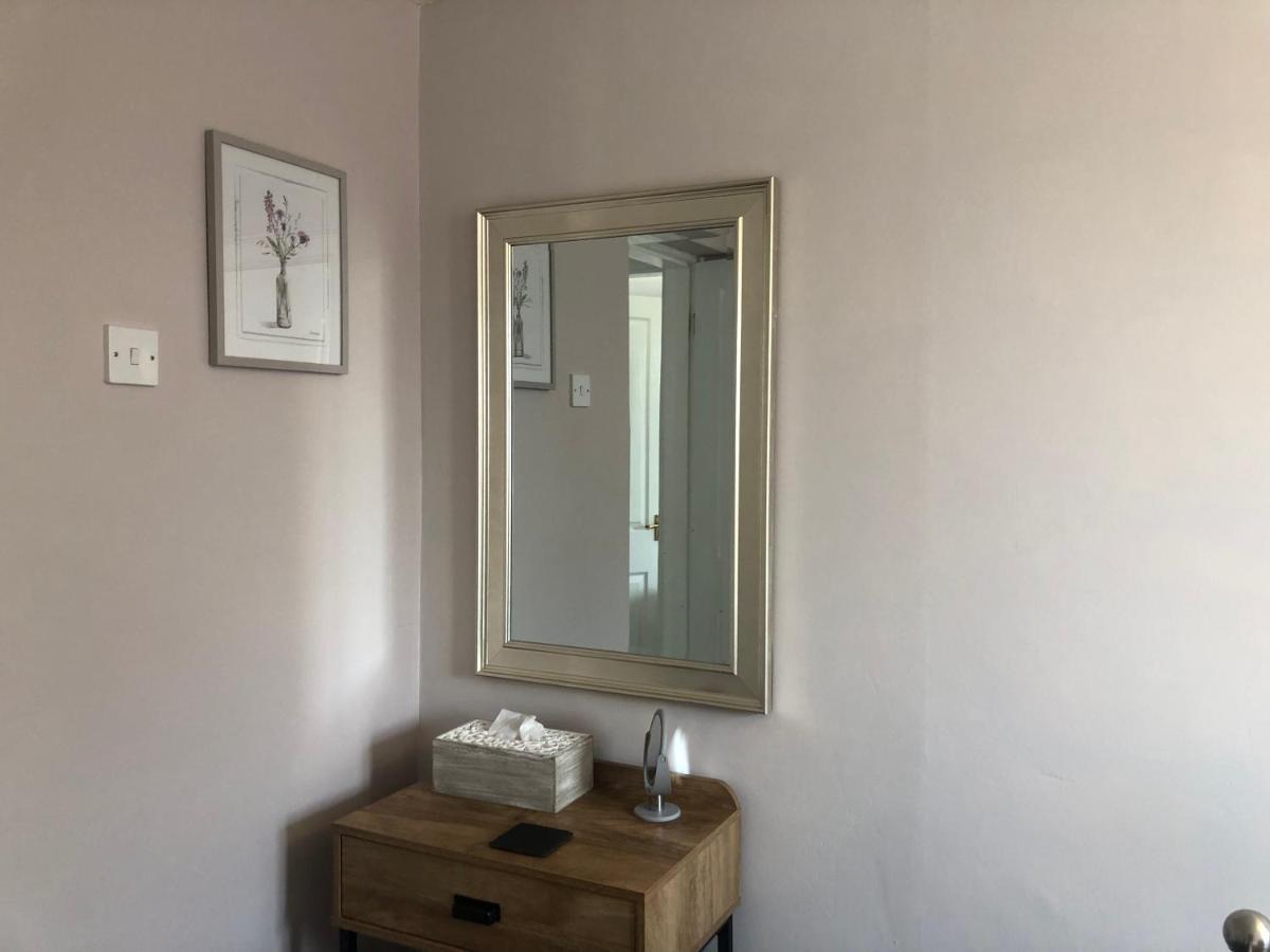 Little Park Holiday Homes Self Catering Cottages 1 & 2 Bedrooms Available Close To Tutbury Castle Exterior photo